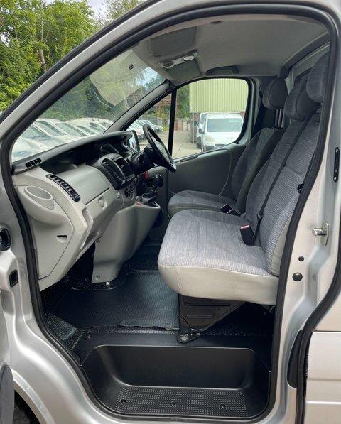 Renault Trafic Ll29dci 115 Van No Vat Free Tax White #28