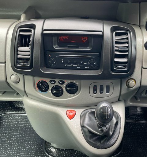 Renault Trafic Ll29dci 115 Van No Vat Free Tax White #24