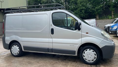 Renault Trafic 2.0 Td Dci Silver #4