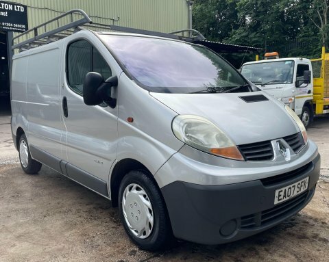 Renault Trafic 2.0 Td Dci Silver #2