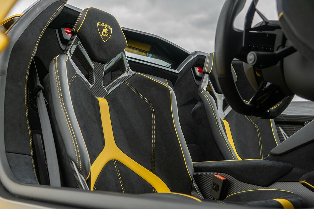 Lamborghini Aventador Lp 750-4 Sv Roadster Yellow #4