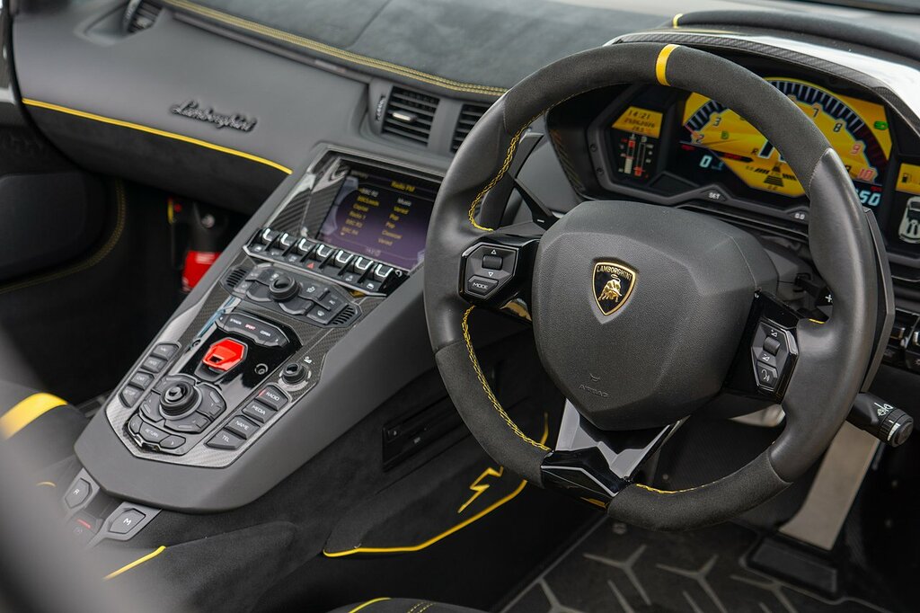 Lamborghini Aventador Lp 750-4 Sv Roadster Yellow #3