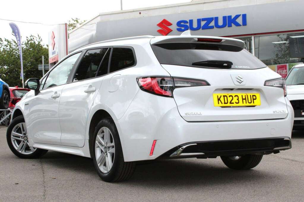 Suzuki Swace 1.8 Hybrid Ultra Cvt White #4