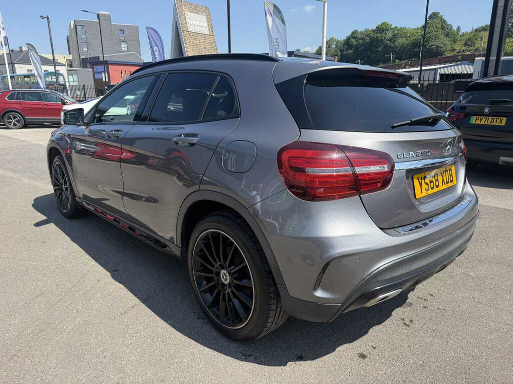 Mercedes-Benz GLA Class Gla 250 4Matic Amg Line Premium Plus Grey #5