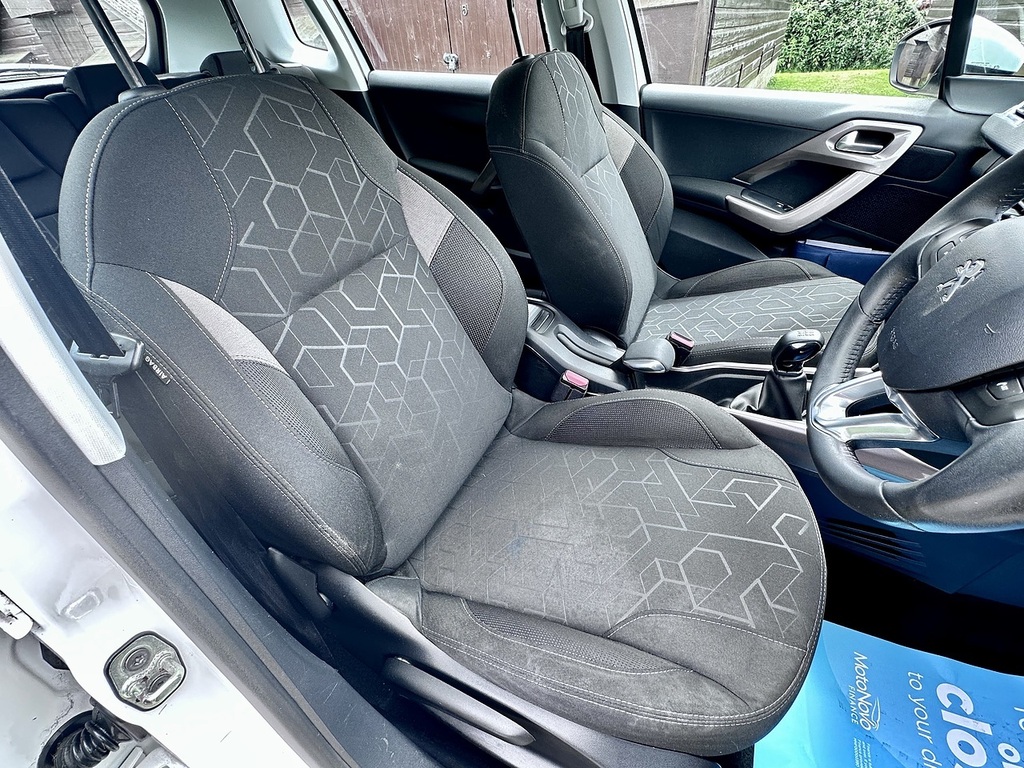 Peugeot 2008 1.2 Crossway 82 Bhp White #19