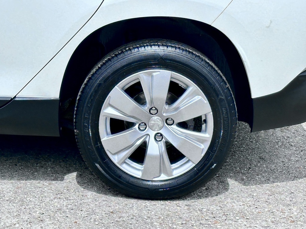 Peugeot 2008 1.2 Crossway 82 Bhp White #32