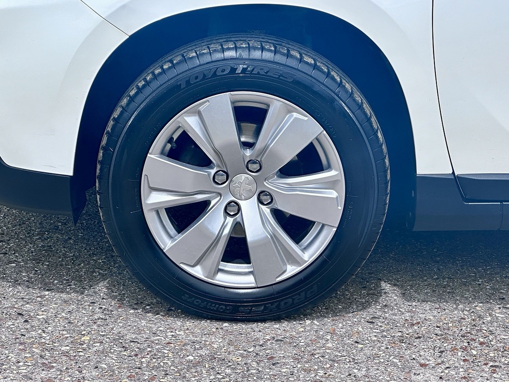 Peugeot 2008 1.2 Crossway 82 Bhp White #33
