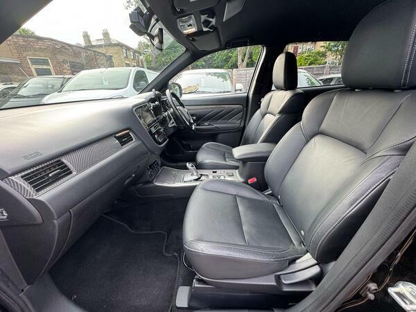 Mitsubishi Outlander Gx 4H Phev Suv White #24