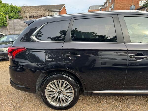 Mitsubishi Outlander Gx 4H Phev Suv White #15