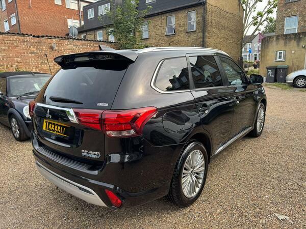 Mitsubishi Outlander Gx 4H Phev Suv White #14