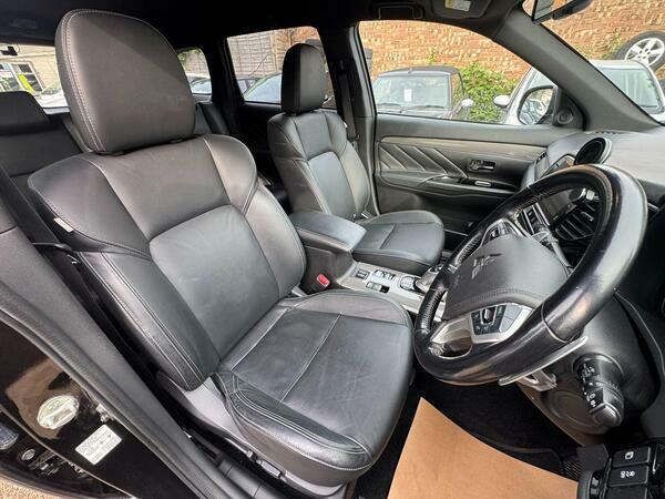 Mitsubishi Outlander Gx 4H Phev Suv White #20