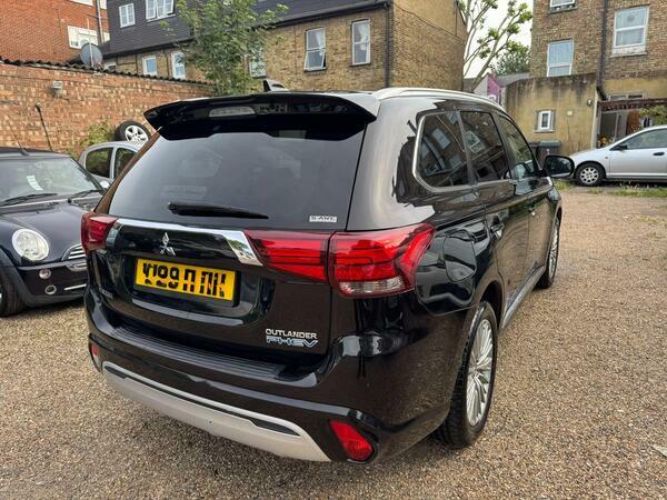 Mitsubishi Outlander Gx 4H Phev Suv White #13
