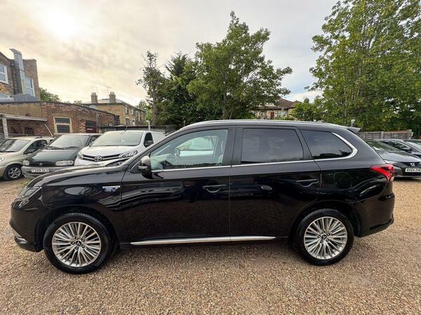 Mitsubishi Outlander Gx 4H Phev Suv White #8