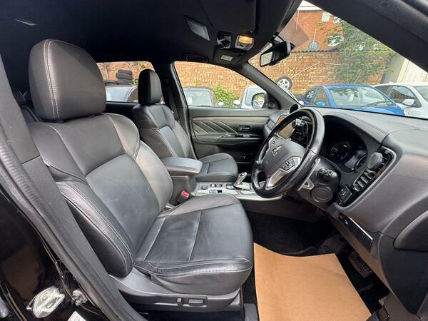 Mitsubishi Outlander Gx 4H Phev Suv White #19