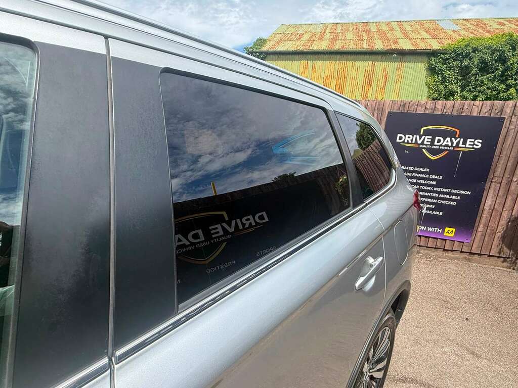 Mitsubishi Outlander 2.0 Outlander Juro Cvt 4Wd Silver #3