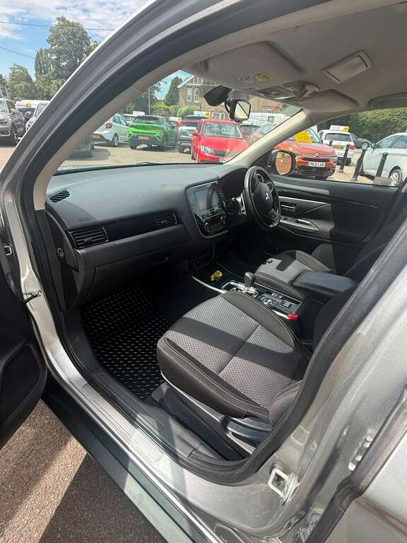 Mitsubishi Outlander 2.0 Outlander Juro Cvt 4Wd Silver