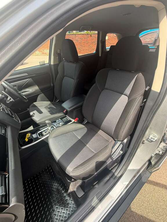 Mitsubishi Outlander 2.0 Outlander Juro Cvt 4Wd Silver #2
