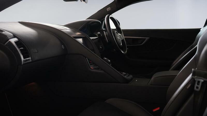 Jaguar F-Type 2.0 P300 R-dynamic Black Black #3