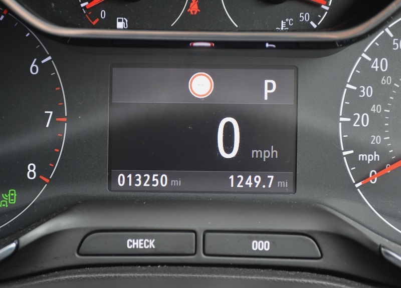 Vauxhall Crossland 1.2 Ultimate Turbo Black #9
