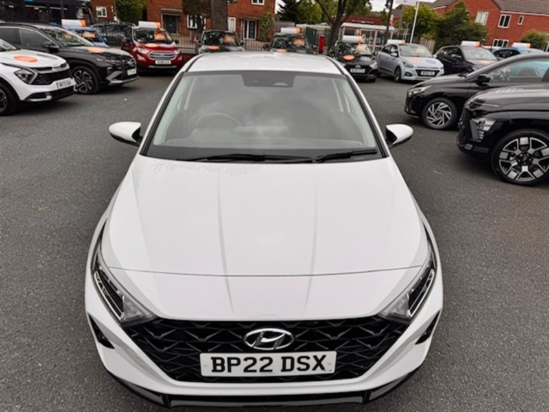 Hyundai I20 1.0 T-gdi Mhev Premium Hatchback Hybrid White #3