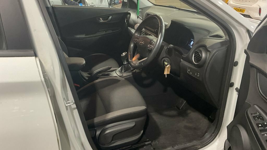 Hyundai Kona 1L Se White #3