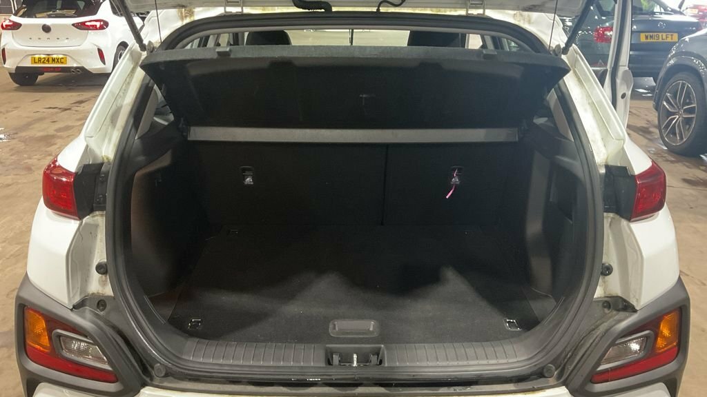 Hyundai Kona 1L Se White