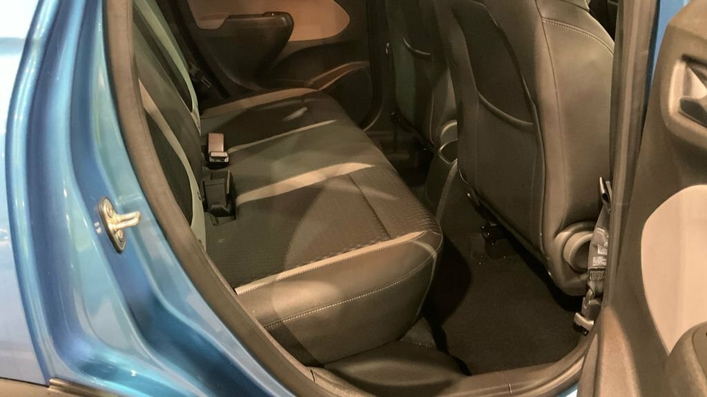 Vauxhall Crossland X 1.2L Elite Nav Blue #4