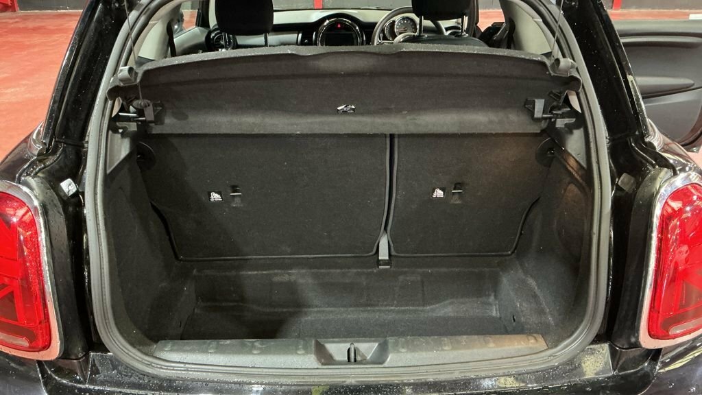 Mini Hatch 1.5L One Classic ST69KJN Black #5
