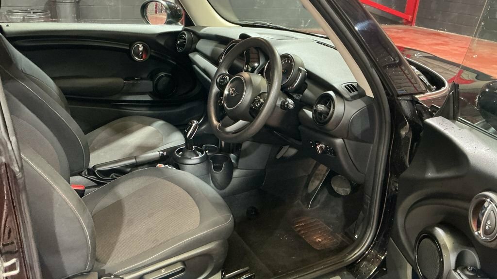 Mini Hatch 1.5L One Classic ST69KJN Black #3