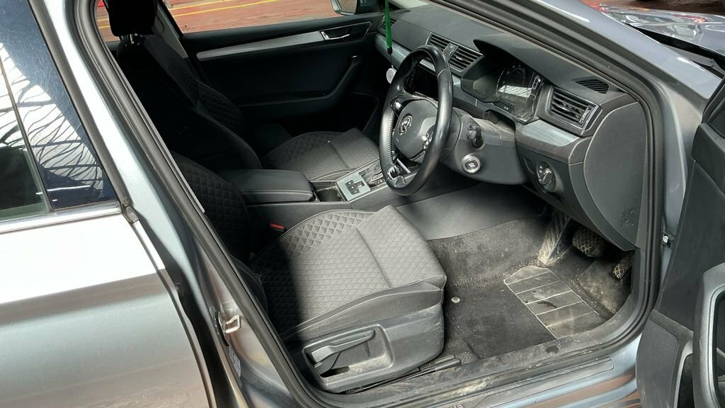 Skoda Superb 1.5L Se Grey #4