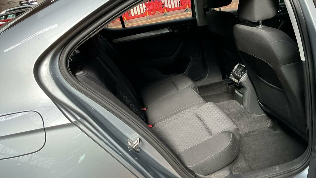 Skoda Superb 1.5L Se Grey #5