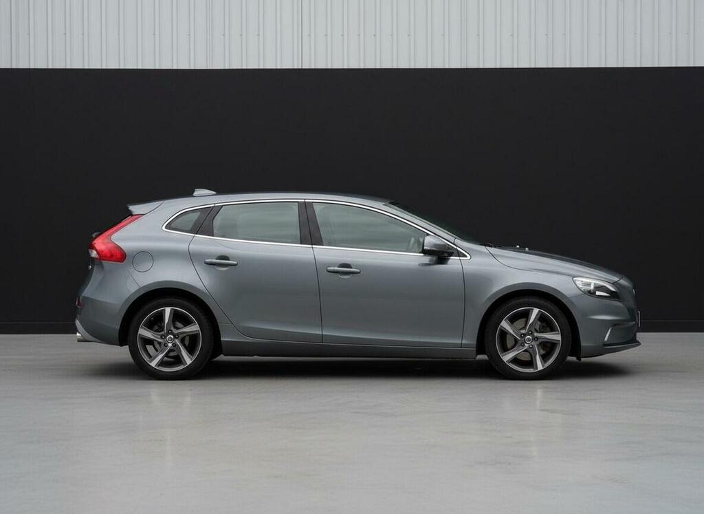 Volvo V40 Hatchback 2.0 D3 R-design Lux Nav Geartronic Euro Black #8