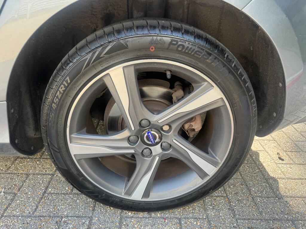 Volvo V40 Hatchback 2.0 D3 R-design Lux Nav Geartronic Euro Black #18