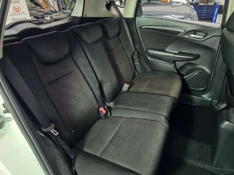 Honda Fit Hybrid 1.5 White #53