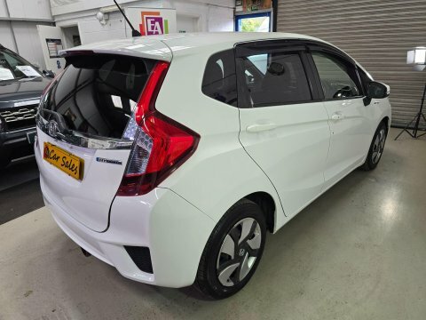 Honda Fit Hybrid 1.5 White #42