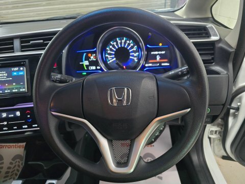 Honda Fit Hybrid 1.5 White #65