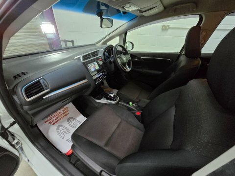 Honda Fit Hybrid 1.5 White #71
