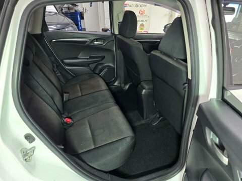 Honda Fit Hybrid 1.5 White #54