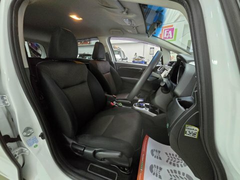 Honda Fit Hybrid 1.5 White #69