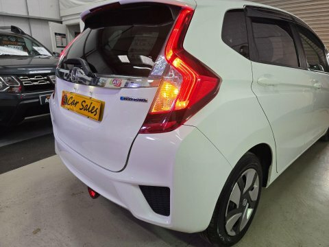 Honda Fit Hybrid 1.5 White #80