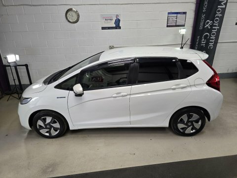 Honda Fit Hybrid 1.5 White #45