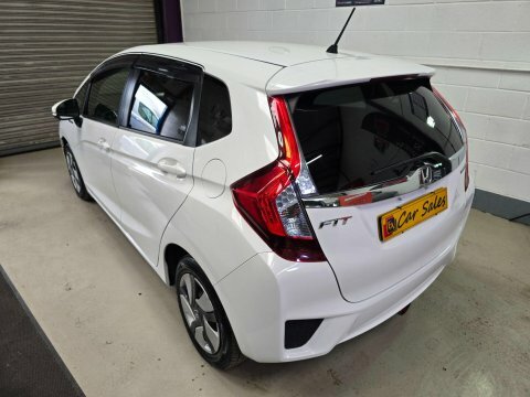 Honda Fit Hybrid 1.5 White #46