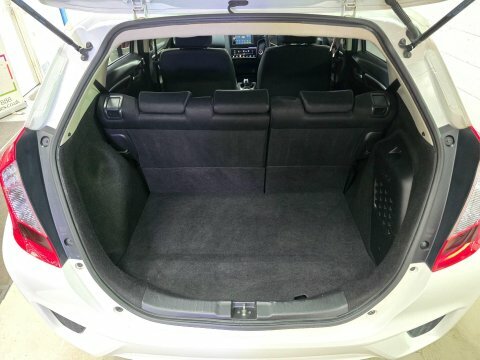 Honda Fit Hybrid 1.5 White #48