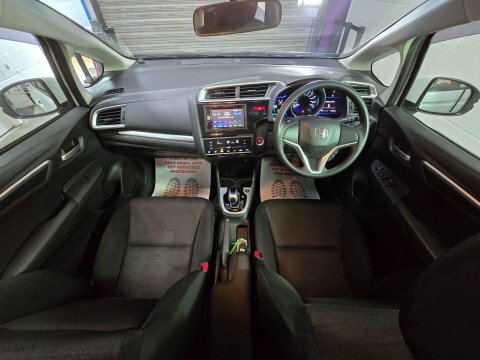 Honda Fit Hybrid 1.5 White #55