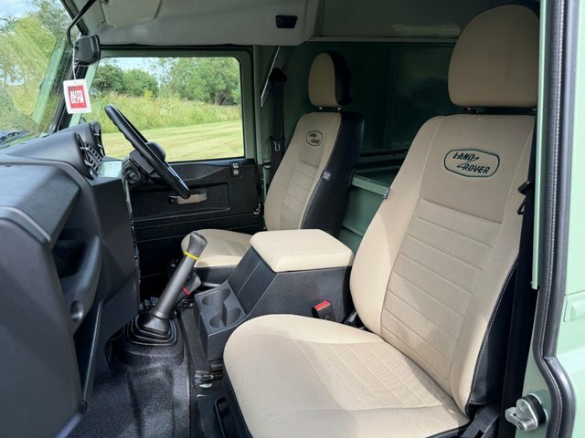 Land Rover Defender 90 90 3.0 D250 Awd Hard Top S Black #9