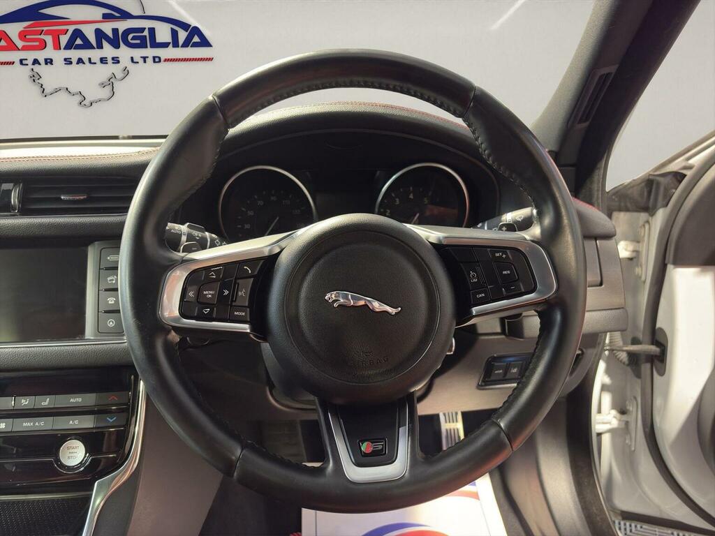 Jaguar XF 2.0 R-sport 177 Bhp Black #10