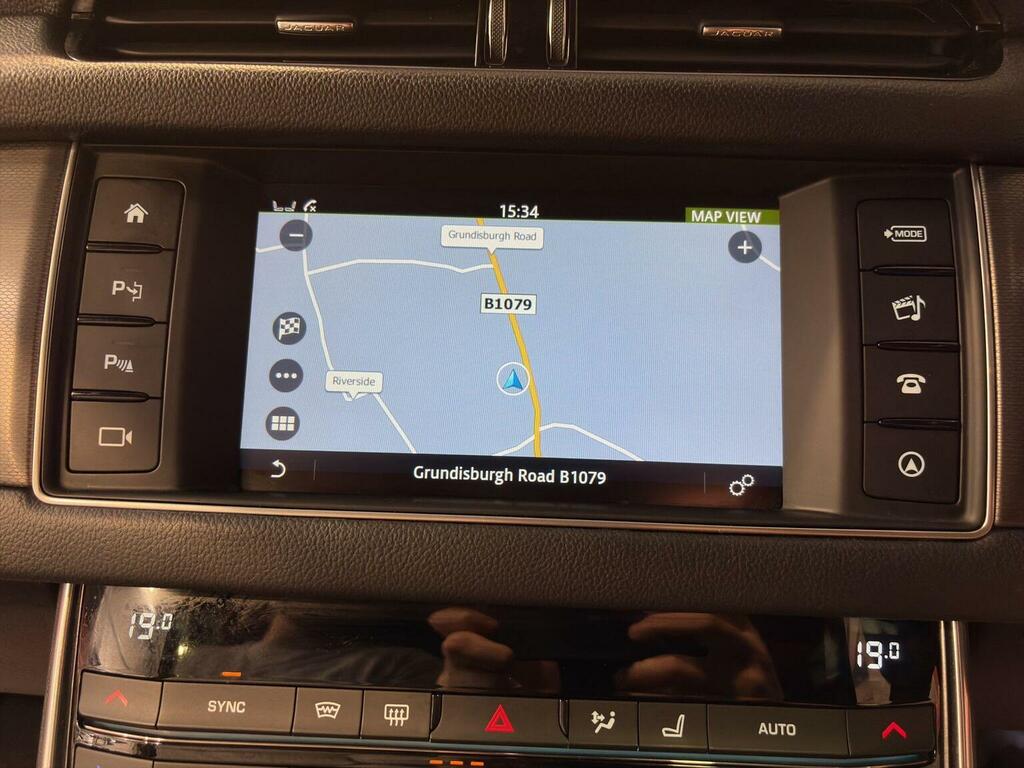 Jaguar XF 2.0 R-sport 177 Bhp Black #32