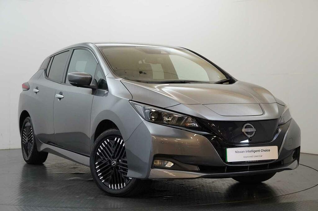 Nissan Leaf E 59Kw N-connecta With Sat Nav And 360 Aroun Grey