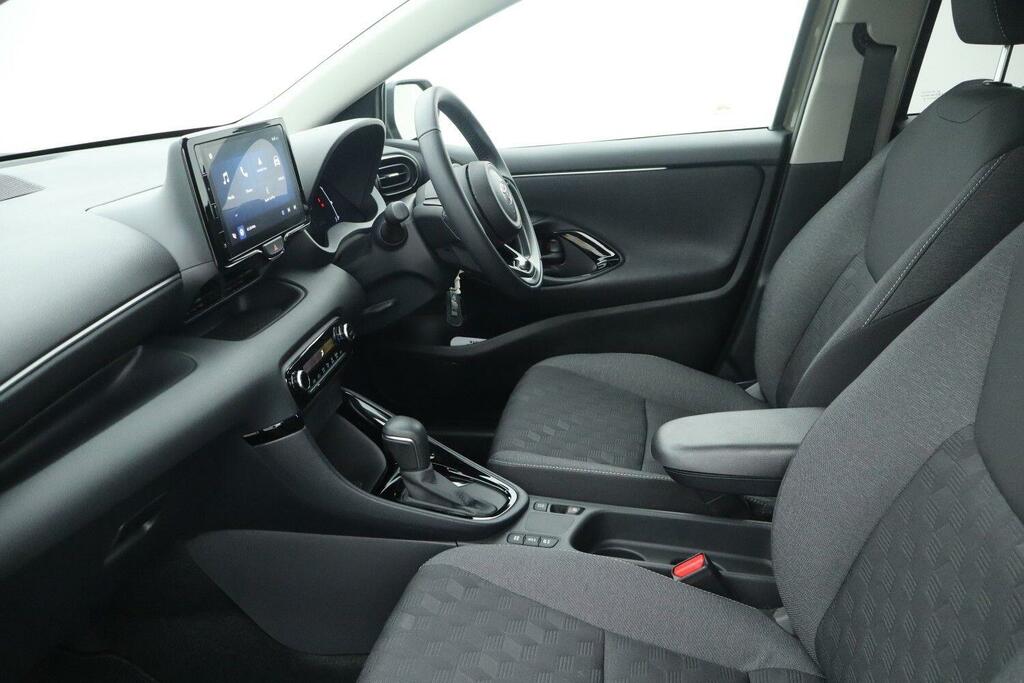 Toyota Yaris 1.5 Vvt-h Design Hatchback Hybrid E-cvt Brown #5