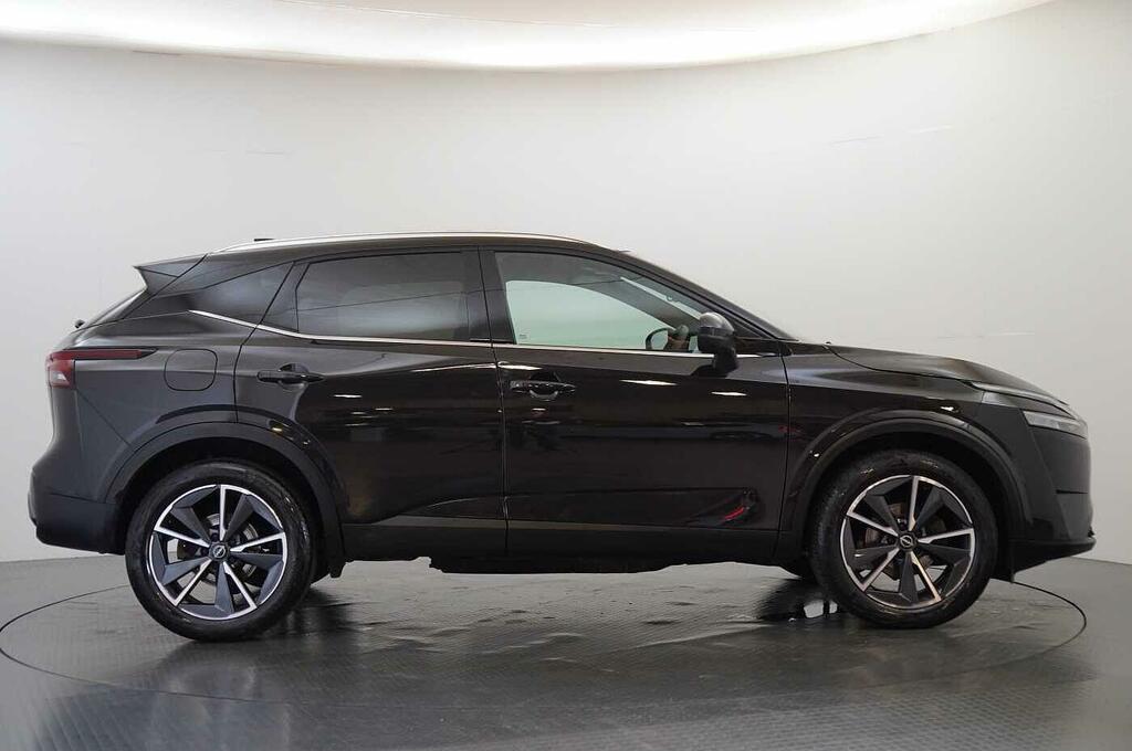 Nissan Qashqai 1.3 Dig-t Mh 140 Tekna With Glass Roof And Drive A Black #6